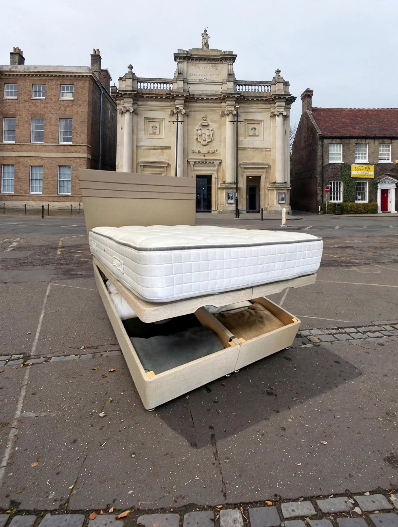 Why King's Lynn People Are Buying The Luna Ottoman Package Deal From St James Beds
